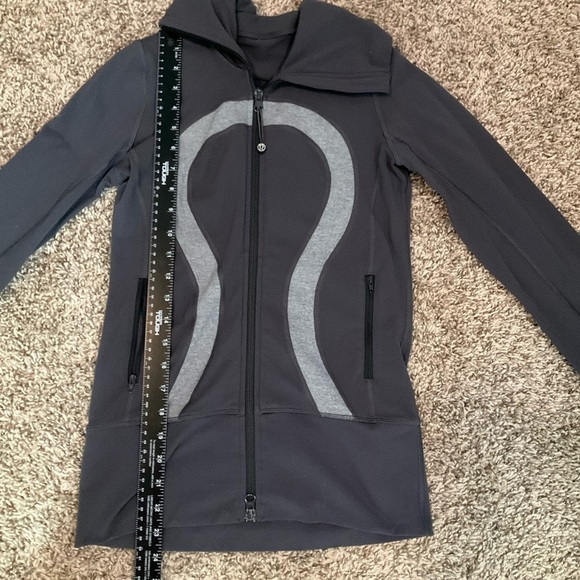 Lululemon In Stride Jacket Charcoal Gray Size 2 - Picture 5 of 11